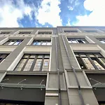 Апартаменты Premier Suites *