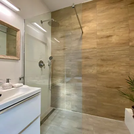 Premier Suites *